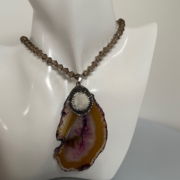 JADE stone Purple and Gold Pendant Necklace​​​​​​ - Picture 3 of 12